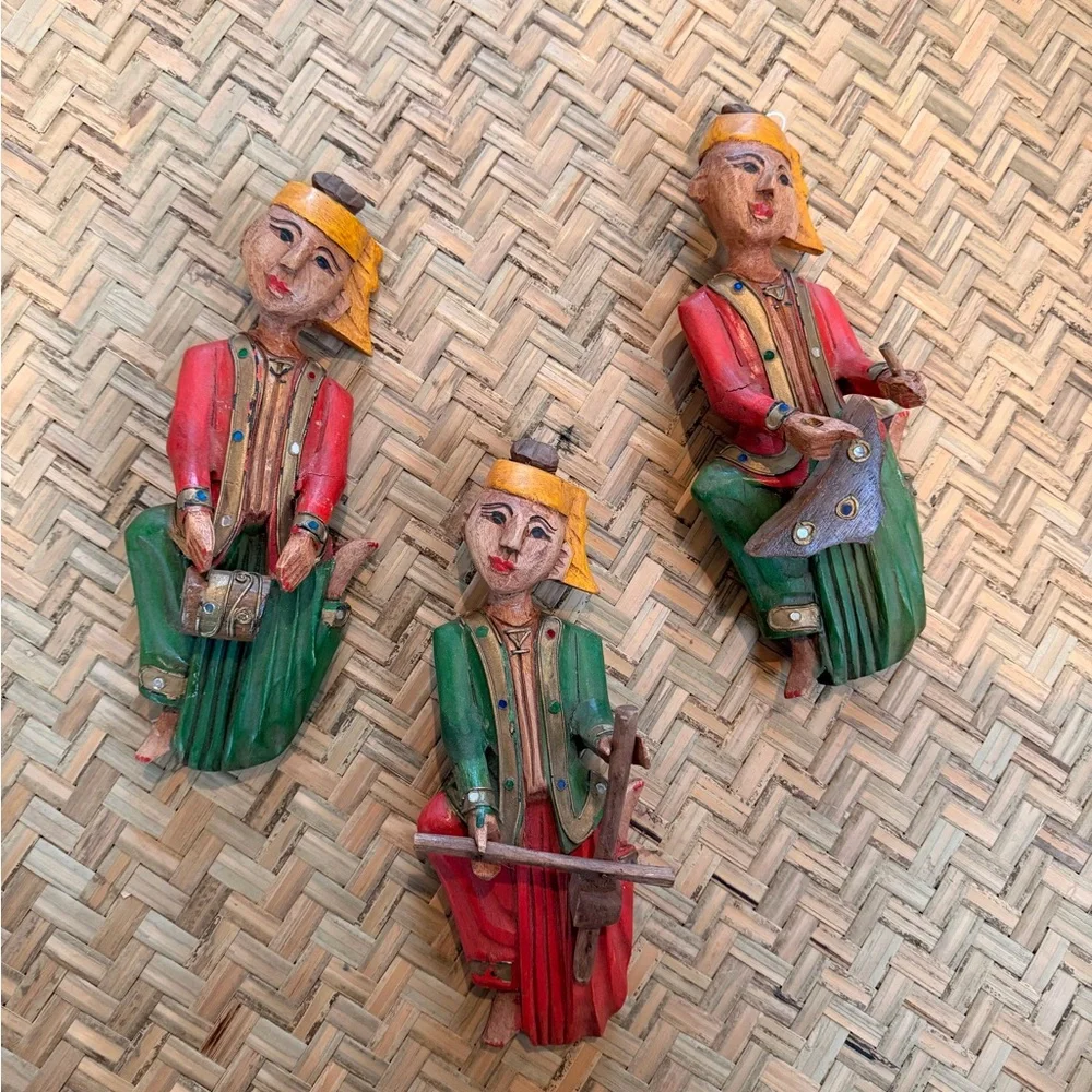 VINTAGE SOUTHEAST‎ ASIAN HAND-CARVED WOODEN MUSICIAN WALL HANGING FIGURINES